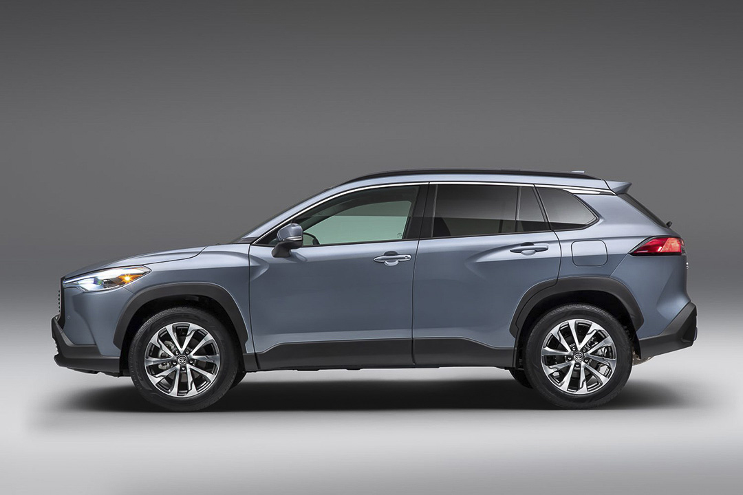 Side view of the 2022 Toyota Corolla Cross