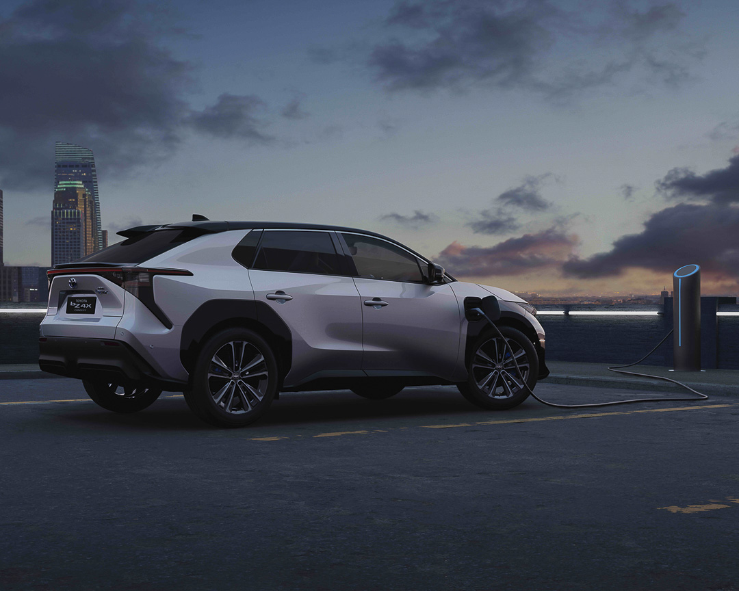 vue latérale arrière du Toyota BZ4X 2022