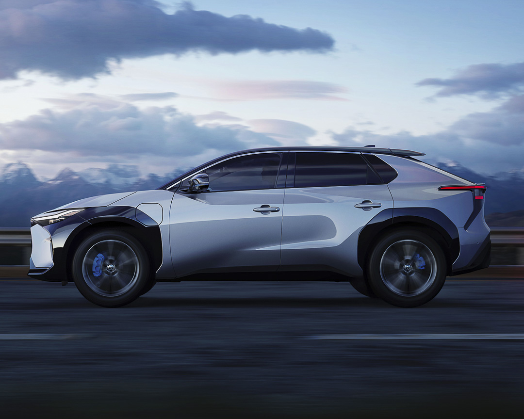 vue latérale du Toyota BZ4X 2022