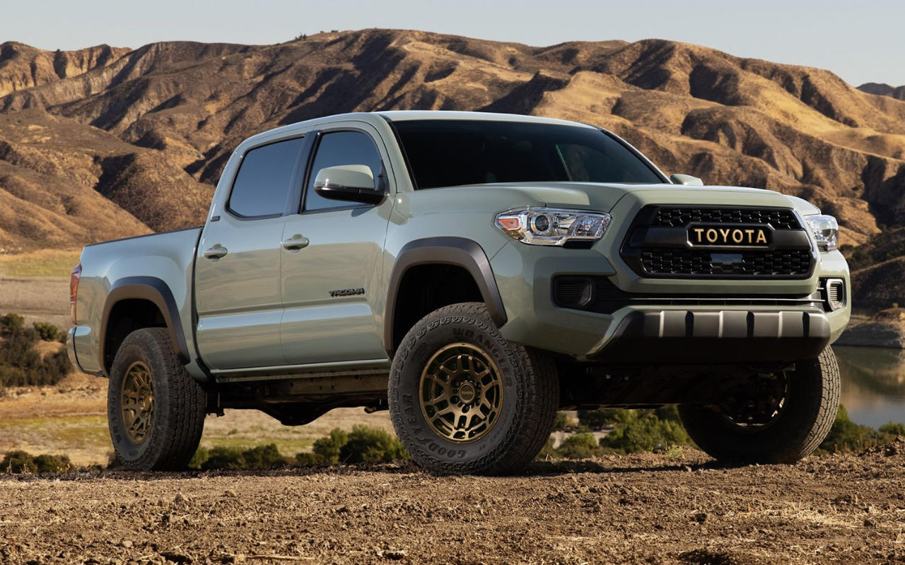 vue de l'habitacle d'une Toyota Tacoma 2023