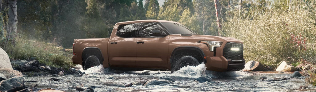 Sherbrooke toyota blog mars TUNDRA 2025 VS SIERRA IMAGE1 1024x298