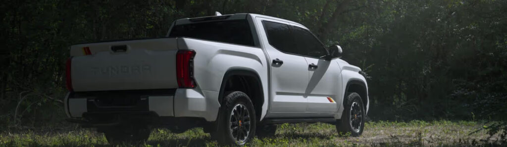 Sherbrooke toyota blog mars TUNDRA 2025 VS SIERRA IMAGE2 1 1024x298